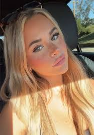 Emily Bridwell's Instagram, Twitter & Facebook