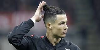 Dan mempertimbangkan model rambut pendek sesuai bentuk wajah. Ubah Gaya Rambut Cristiano Ronaldo Disebut Jadi Kembaran Juan Cuadrado Bola Net Line Today