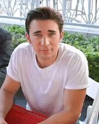 To prove to my Son Jathan that we still have a strong fan base, I am  seeking to receive at least 1000 Hello ❤️❤️