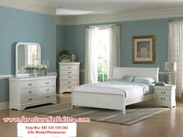 Memilih wallpaper dinding kamar untuk remaja putri harus pas sesuai dengan selera mereka. Desain Cat Kamar Tidur Hello Kitty Dewasa Cek Bahan Bangunan