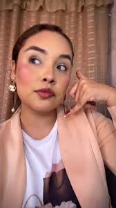 calliegifts 🎁 Un regalo que no solo abriga el cuerpo 🤍 también abraza el  alma ✨ Cobija personalizada, vaso con mi nombre y detalles que me  representan, palabras de Dios que reconfortan