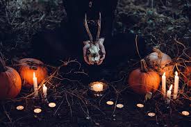 Wie mit valentinstag, können die meisten nichts damit so einfach könnt ihr euch vegane gummibärchen selber machen. Halloween Party Ideen Tipps Fur Deine Schaurige Halloween Mottoparty