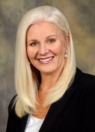 Debra Knox's Instagram, Twitter & Facebook