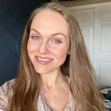 Lisa Soltys's Instagram, Twitter & Facebook