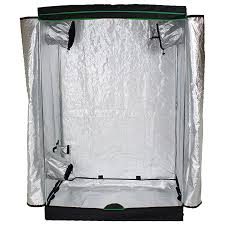 Larger than competitive huts to accommodate botanicare® 2' x 4', 4' x 4' and 4' x 8' trays or other growing systems. Sun Hut The Big Easy 4ft X 4ft