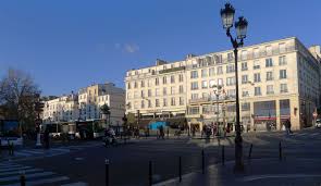 Boulevard De Clichy De La Place Pigalle Paris En 2019 Lieu Touristique Ile De France Et Saint Ouen