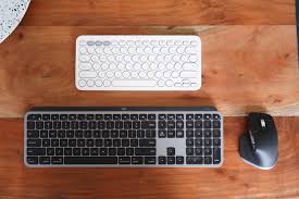 On lock screen, you are unable to press any key such as space bar to remove the lock screen. Logitech S New Mac Specific Mouse And Keyboards Are The New Best Choices For Mac Input Devices Techcrunch