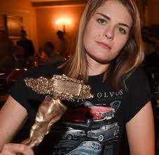 Hazel brugger könnte im kommenden frühjahr mutter werden. Hazel Brugger Man Muss Seinen Schniedel Auf Den Tisch Legen Welt