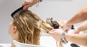 Ti spiegamo noi come fare per recarti nel salone! Parrucchieri Ed Estetisti Aperti Anche Nelle Zone Rosse Con Il Nuovo Dpcm