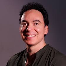 Tara Hutton's Instagram, Twitter & Facebook