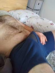 Lazy morning bulge in bed : r/Bulges