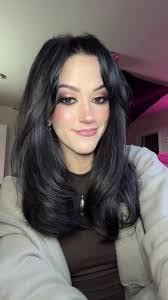 Carmen Grey's Instagram, Twitter & Facebook