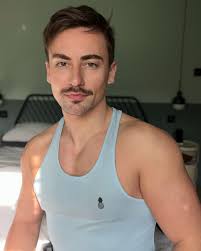 פרופיל של ‏‎Ella Vaday‎‏‎