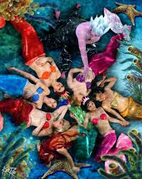 The Daughters Of Triton And Ursula From The Little Mermaid Mermaid Cosplay Little Mermaid Cosplay The Little Mermaid