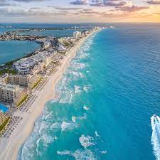 Beach resort de lujo sólo para adultos con espacios lúdicos y sofisticados que otorgan experiencias sensoriales en un entorno paradisiaco único y encantador. Live Aqua