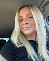 Cori Nelson's Instagram, Twitter & Facebook