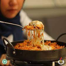 Kali ni aku makan nasi goreng kimchi spicy aummm pedas dia secukup rasa bhai ! Miko Mall Ar Twitter Nasi Goreng Pake Keju Apa Rasanya Nah Dari Pada Penasaran Langsung Aja Cobain Cheese Kimchi Bokumbap Di Mujigae Resto Keju Mozzarella Yang Melted Dicampur Dengan Nasi Goreng Kimchi