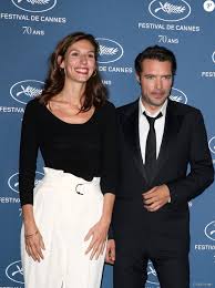 Jun 17, 2021 · doria tillier sera la maîtresse de cérémonie du festival de cannes. Doria Tillier Et Nicolas Bedos Couple Charmant Aux Regards Complices Doria Tillier Doria