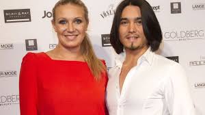 He was an active member of the vienna psychoanalytic society (formerly known as the wednesday. Zehn Staffeln Let S Dance Oana Gratuliert Ihrem Erich Promiflash De