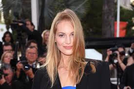 Since 2011, rae has continued to develop her youtube channel, which features various short films, web series, and other content created by people of color. Model Vanessa Axente Mini Hochzeit Mit Mega Brautlook Gala De