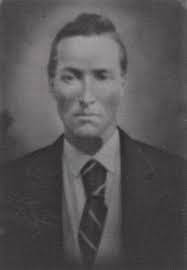 Frank Estes's Instagram, Twitter & Facebook