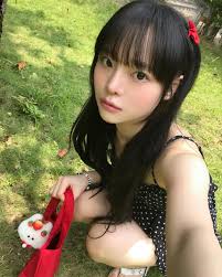 Song Ye Bin : r/kfeets