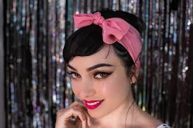 El estilo pin-up está más vivo que nunca y te decimos cómo puedes llevarlo