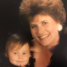 jules (@julia.arnone) • Instagram photos and videos