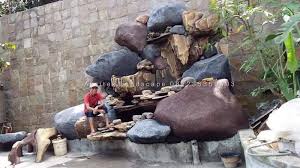 Air terjun adalah formasi geologi dari arus air yang mengalir melalui suatu formasi bebatuan yang mengalami erosi dan jatuh ke bawah dari ketinggian. Jasa Pembuatan Lanskap Kolam Relief Dekorasi Tebing Air Terjun Dan Air Mancur Di Surabaya Jasa Pembuatan Taman