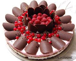 Gateau D Annivesaire Aux Framboises Et Chocolat Recettes By Hanane Recette De Gateau D Anniversaire Chocolat Gateau Anniversaire Chocolat