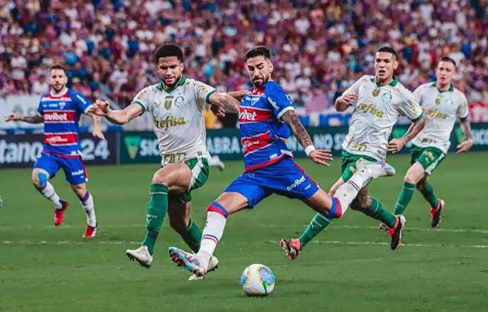 Fortaleza goleia o Palmeiras e quebra invencibilidade do Verd&atilde;o no Brasileir&atilde;o - AG&Ecirc;NCIA ESPORTE
