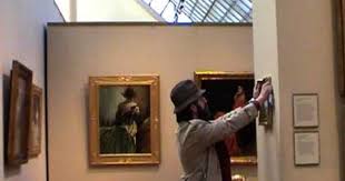 In 2005 Banksy Achieved A Sort Of Art World Quadruple Crown When He Snuck His Works Into Four New York City Museums Street Art Banksy Banksy Museum Street Art