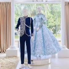 Id oh, jangan bilang kau mendadak berubah jadi pengantin wanita yang terobsesi dengan figur tubuhnya. Jomkita On Twitter Jomkitakongsi Baju Pengantin Ala Ala Cinderella Jomkita Sumber Instagram Zamrimatouch Wedding