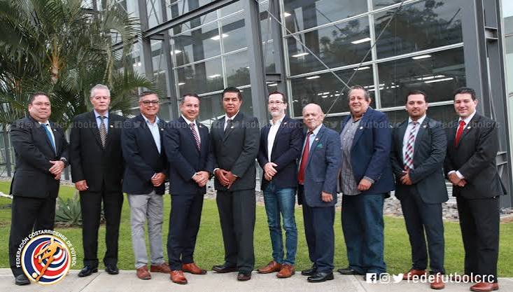 Rodolfo Villalobos reelecto presidente de la FEDEFUTBOL - Federación Costarricense de Fútbol