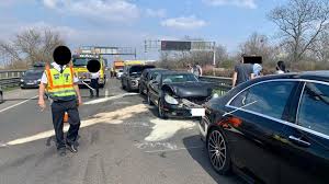 A színművész és kedvese, bata éva (34) színésznő információink szerint az év második felére várja első közös bata éva túl van a terhesség harmadik hónapján: Dramai Hir Bereczki Zoltan Es Terhes Felesege Autobalesetet Szenvedett Az M0 S Autopalyan A Not Mentohelikopter Vitte El