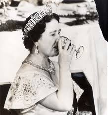 Queen Mother Elizabeth, a Heavy Drinker ...