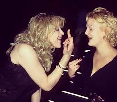 Courtney Love Cobain On Twitter Must Have Been Hilarious Captions Maryblack Daisyblythe Drewbarrymore
