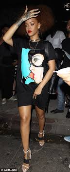 After hanging together in nyc. Rihanna Sparks Rumours Of Romance With Real Madrid S Karim Benzema Daily Mail Online