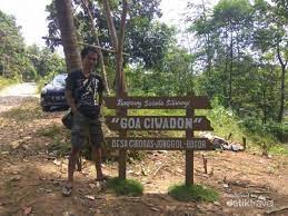 Berikut adalah daftar kecamatan dan kelurahan/desa di provinsi jawa barat, indonesia.provinsi jawa barat terdiri dari 18 kabupaten, 9 kotamadya, 627 kecamatan, 645 kelurahan dan 5.312 desa. Tempat Main Basah Basahan Baru Di Bogor Curug Sedong