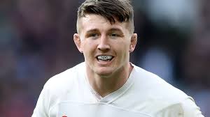 Tom Curry: Sale & England flanker's running, jumping, quizzing &  piano-playing in lockdown