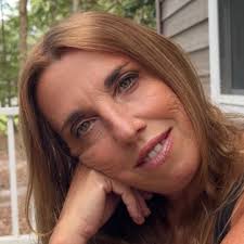 Who bakes gluten free cakes in Charleston?