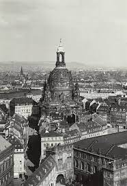 Dresden im februar 1945 ►harry mulisch: Fotos Vor 1945 Architektur Klassisch Gesellschaft Historischer Neumarkt Dresden E V