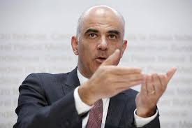 10 leute sollen sich privat zuhause treffen können. Bundesrat Lasst Alle Schulen Bis 4 April Schliessen Auch Die Skigebiete Mussen Dichtmachen 1815 Ch