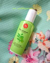 Rutinitas melakukan perawatan wajah dengan produk skincare memanglah sudah menjadi keharusan bagi sebagian wanita. Review Viva Pelembab Green Tea Pelembab Oil Control