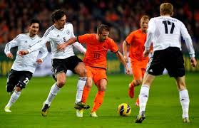 Daar zijn de appeltjes van oranje weer. Oranje Wacht Al 16 Jaar Op Overwinning Tegen Duitsland Nederlands Voetbal Ad Nl