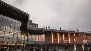 Magazinul va fi primul din romania care va include si colectia destinata amenajarii interioare. Promenada Mall Sibiu One Management