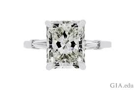 Near colorless (i) chain length: Nine Things About Diamond Carat Weight You Need To Know