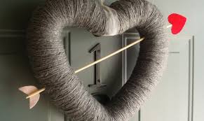 Super easy, simple and cute diy wreath idea for valentines day that is cheap and budget friendly. 15 Valentines Wreath Ideas Beautiful Diy Valentine Wreaths