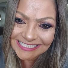 Laura Sippel's Instagram, Twitter & Facebook