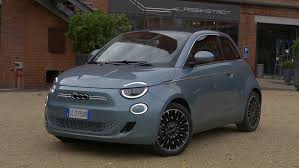 Discover the hatchback, cabrio and 3+1 body versions of the all new 500 range. Neuer Fiat 500 Fahrbericht Elektroauto 2021 Autogefuhl